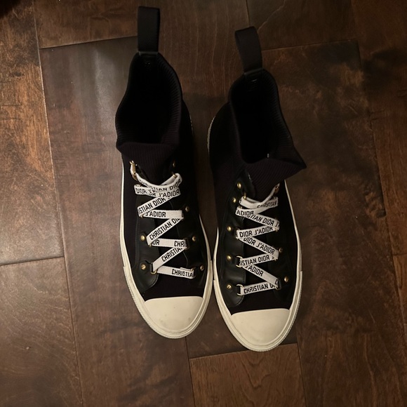 Dior statement sneakers,no flows worn once comes with box - Picture 3 of 5